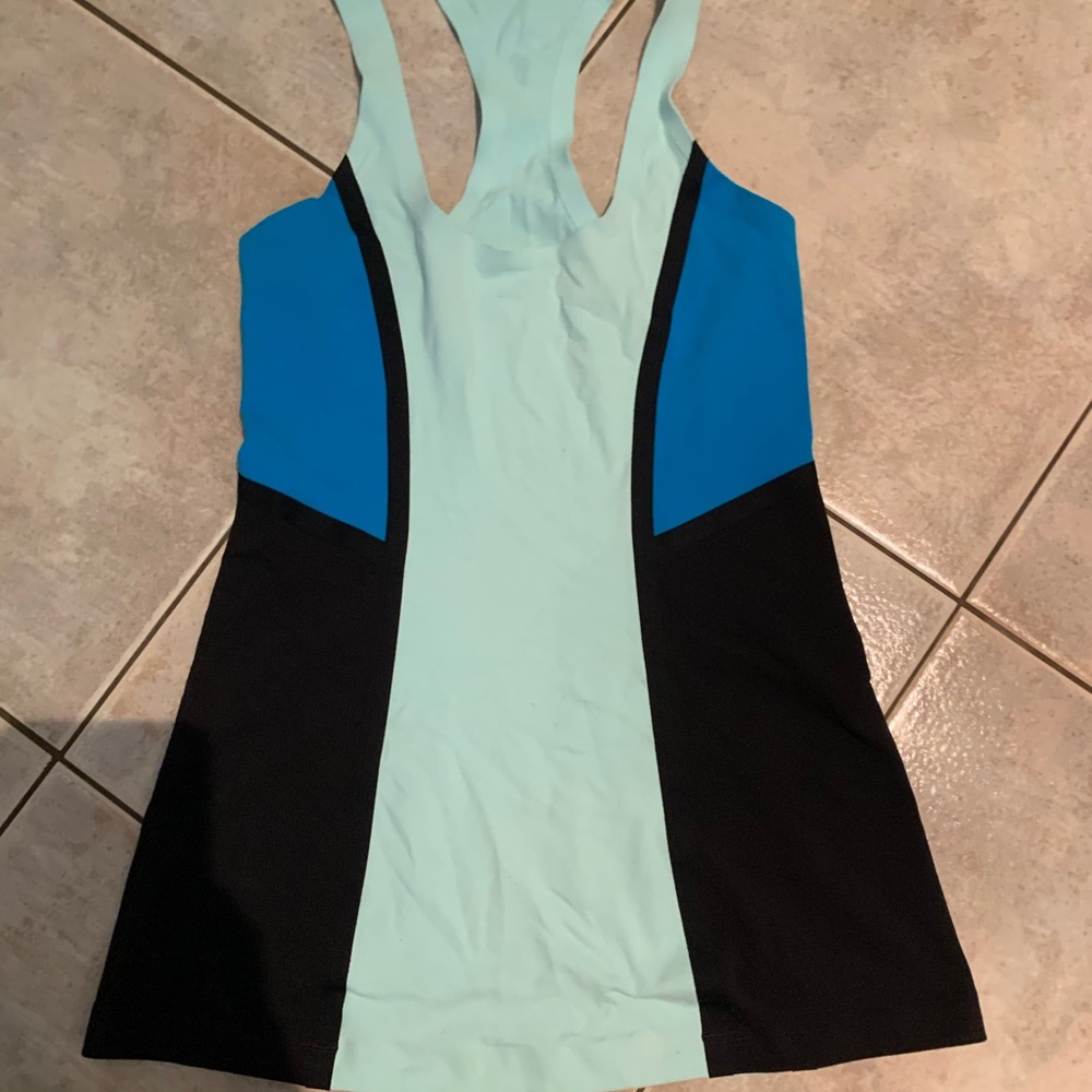 Lululemon top